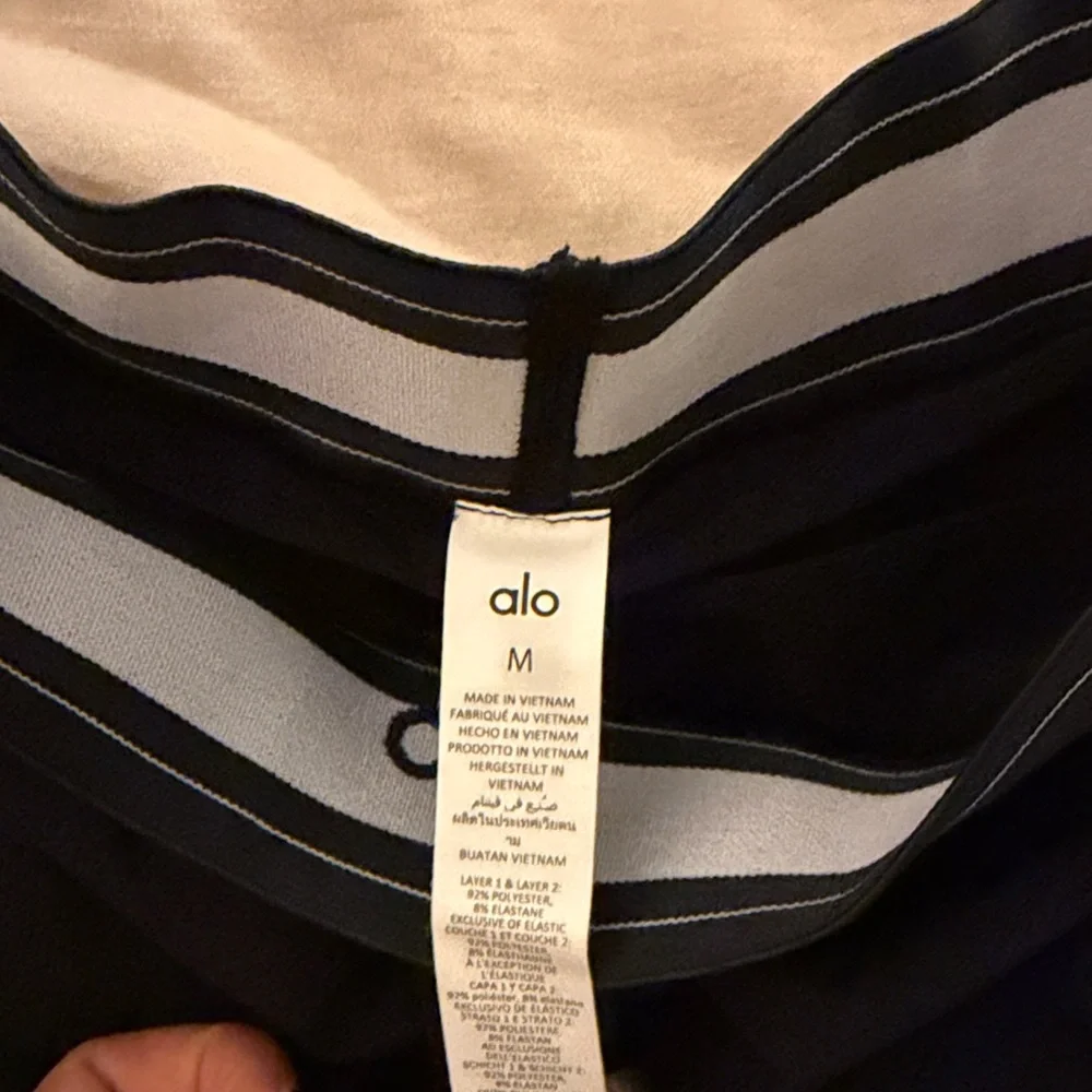 ALO tennis short sz M - Picture 3 of 3